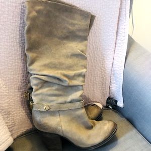 Vince Camuto size 6 leather boots